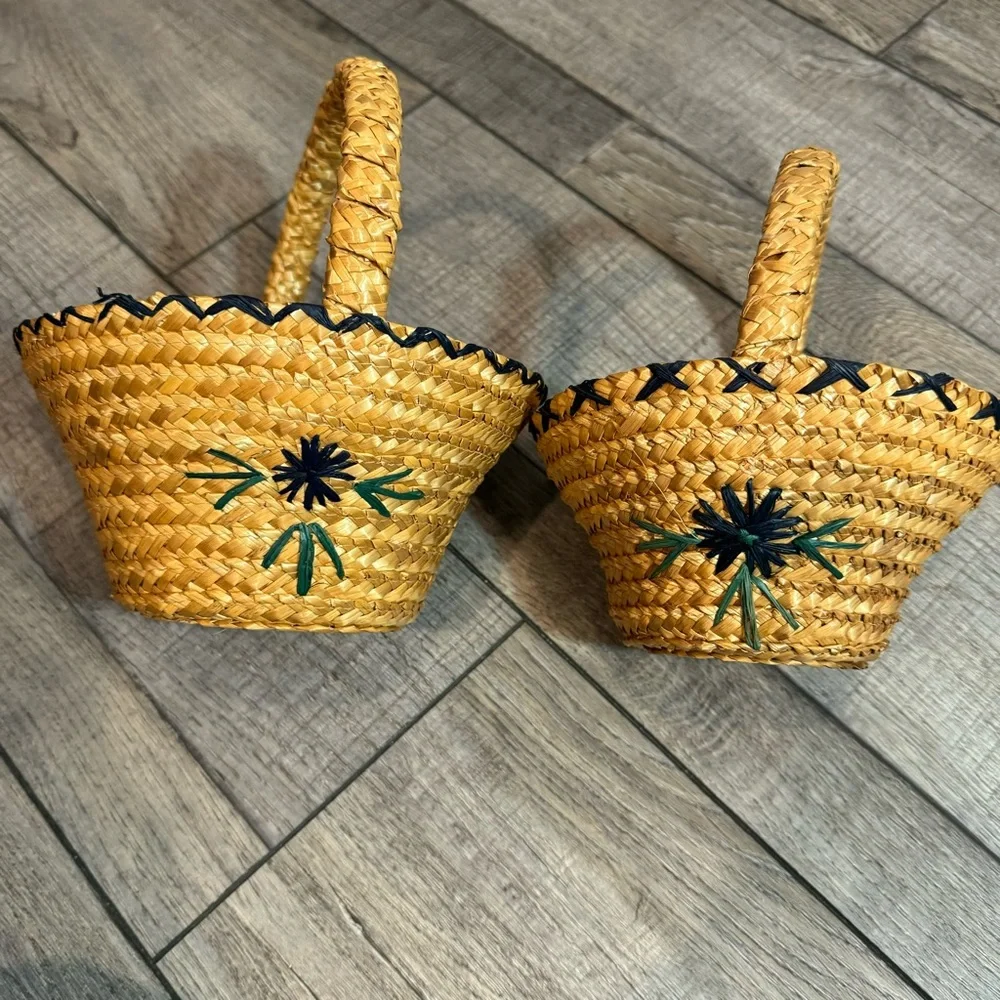 Set of 2 Small Vintage Floral Straw Nesting Baskets